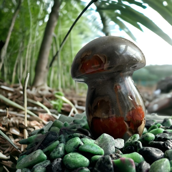 🍄 Polychrome Jasper Mushroom Carving 🍄 - Picture 4 of 6